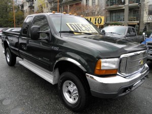 I almost bought a green 7.3L diesel like this one, if its interior hadn't been torn up.